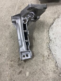 držiaky motora bmw e38 740i M62B44