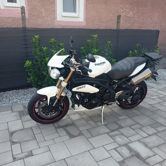 Triumph Speed Triple 1050