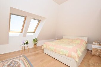 Predaj priestranný 2i byt s 7,15 m2 terasou, pivnica, Rajka