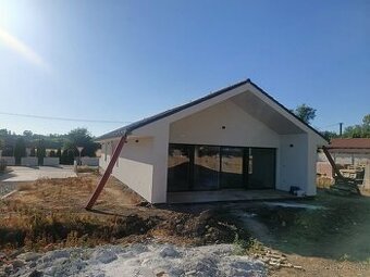 Rodinný dom na predaj : Moderný bungalov – Precízne navrhnut