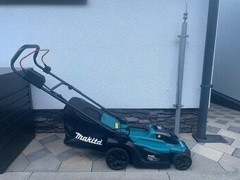 Kosačka makita dlm330