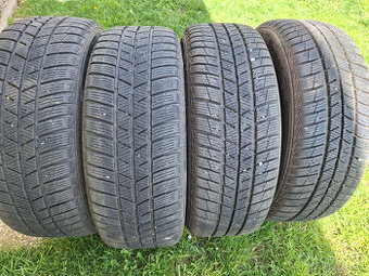 Predám zimné pneumatiky+plechové disky 205/55 R16 5x108 FORD