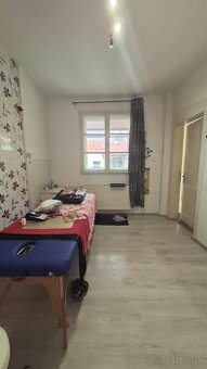 Prenájom 12m2 kancelárie s umývadlom v Žilina-centrum.
