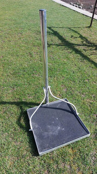 terasový stojan na parabolu anténu