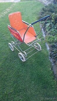 Predam retro kočík za 120 eur.tel.0902718962 Šamudovce