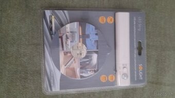 Led pas s pohyblivim senzorom na baterky