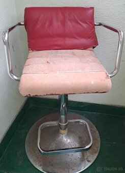 Retro kadernicka stolicka