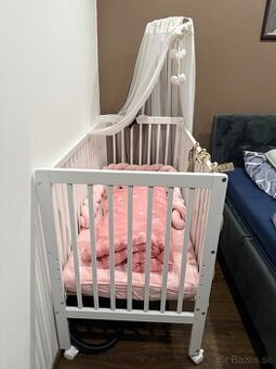 Detská postieľka s komplet vybavením