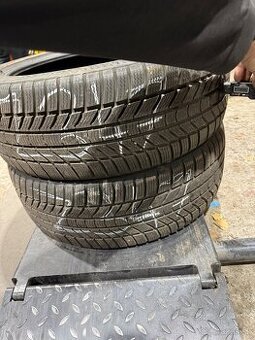 Z347 2ks zimné 235/45R20