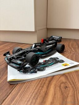 LEGO® Technic 42165 Mercedes-AMG F1 W14 E Performance Pull-B