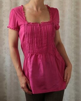 Ružová tričkobluzka s háčikmi Next veľ.40