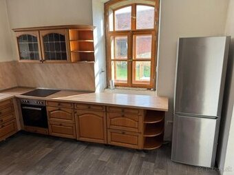 Krásná rustikální dubová linka se spotřebiči, 5447