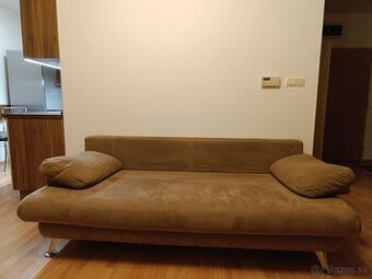 Predám hnedý gauč