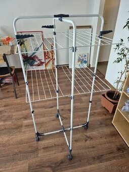 Sušiak na bielizeň