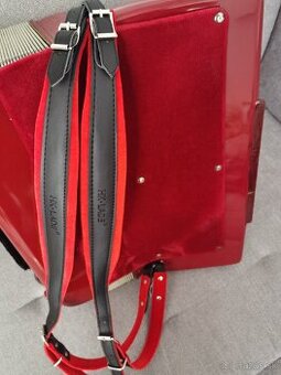 Popruhy na akordeón, heligónku