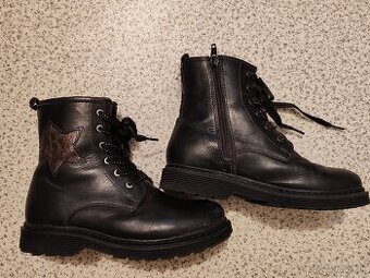 Dievcenske cizmicky velk. 33