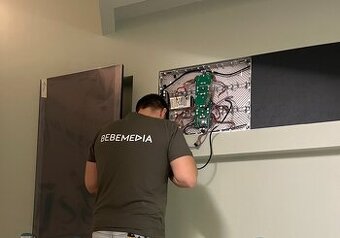 Brigádnik / Technik montáží AV technológií (dohoda, výpomoc)