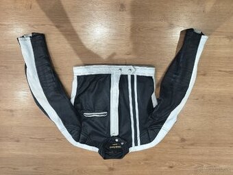 Dámska kožená bunda na motorku