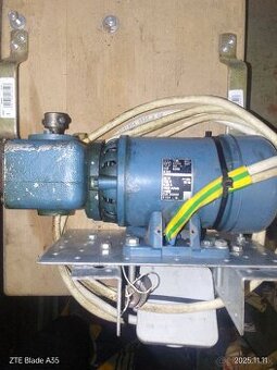 Motor  s prevodovkou malý