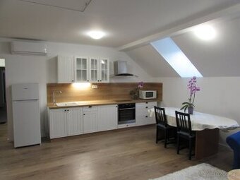 Prenájom - 2i podkrový byt, Galvaniho Bratislava