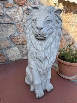 Lev socha Granit..