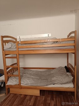 Detská poschodová posteľ, možno použiť aj ako 2 jednolôžka