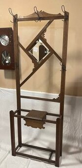 Vesiakova stena, drevo, zrkadlo, v 198 cm, s 73 cm, h 22 cm,