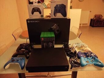 Xbox One X 1 TB + 3 ovládače + 10 hier