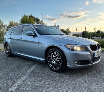 BMW 318d E91 Automat, Xenóny