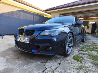 BMW E60 550i, manuál