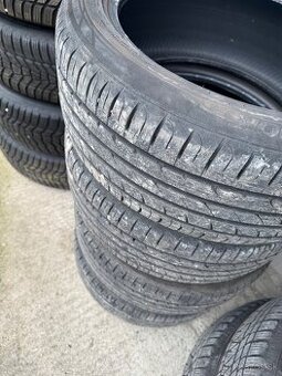 225/45R17