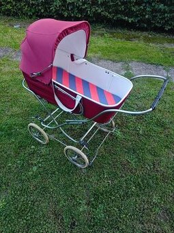 Červený retro kočík Liberta