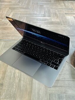 MacBook Air 13” Retina (2019) – 8 GB RAM / 256 GB SSD