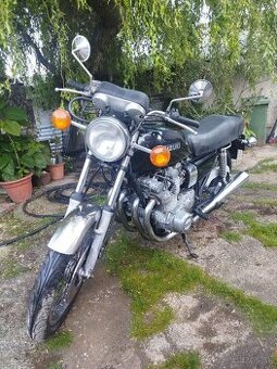 Suzuki GSX 750