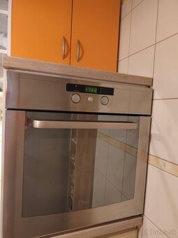 REZERVOVANE Predám vstavanú elektrickú rúru Whirpool