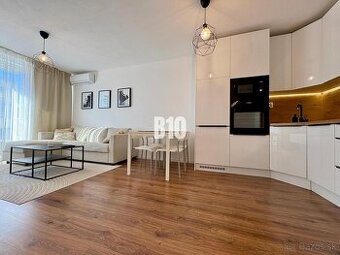 Novinka - novostavba - garážové státie