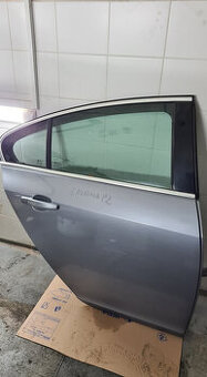 Kufrové dvere opel insignia hatchback 2008 zadne prave dvere