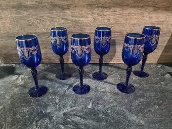 Sada kobaltových pohárov