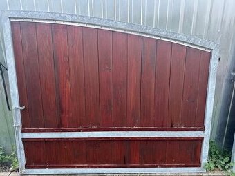 Dvojkrídlová brána