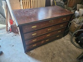 Predám starú komodu