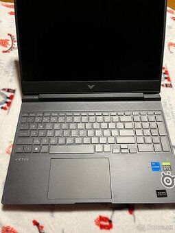 Predám herný notebook HP Victus 15 – RTX 3050, i5 12. gen, 1
