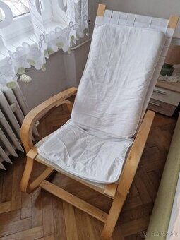 Predám hojdacie kreslo – drevo, textilný výplet