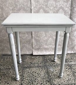 Stolíky z dreva v provensalskom rustikál štýle 4ks