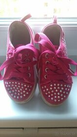 Topanocky s kamienkami č. 23