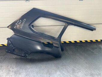 Predám pravú bočnicu na Passat B8 combi