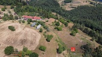 Výnimočný pozemok pre podnikanie a rekreáciu – moderné rieše