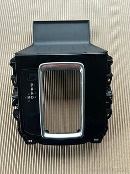 Mazda CX-5 panel radiacej páky