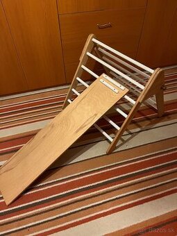 Piklerovej triangel so šmykľavkou