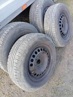 Predám letnú sadu5x105 215/65R16 Nokian tyres dot4724 Disky
