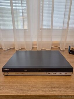 Predám SAMSUNG DVD HR735 hdd & dvd recorder